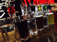 抖音网红吃瓜红酒